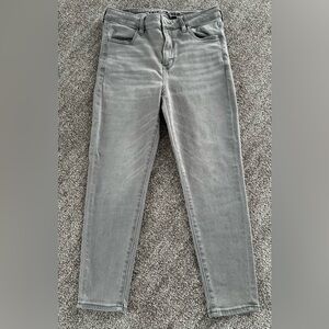 American Eagle - Classic Gray Skinny Jeans for Women